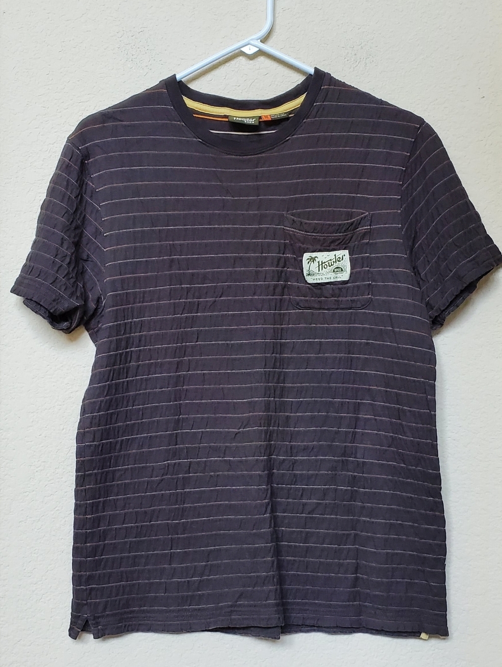 Howler Bros Men’s Short Sleeve Surf Pocket Tee.  Size Medium